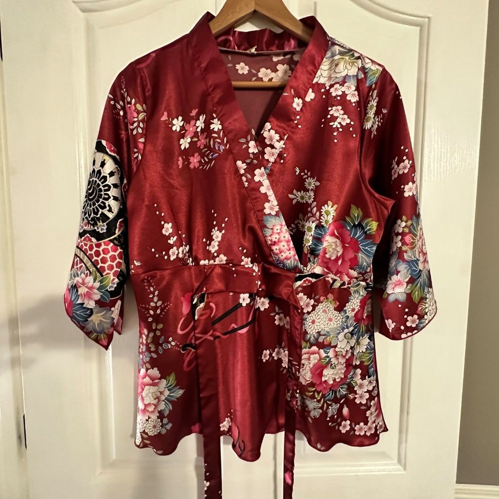 Red Kimono style tie-back size medium